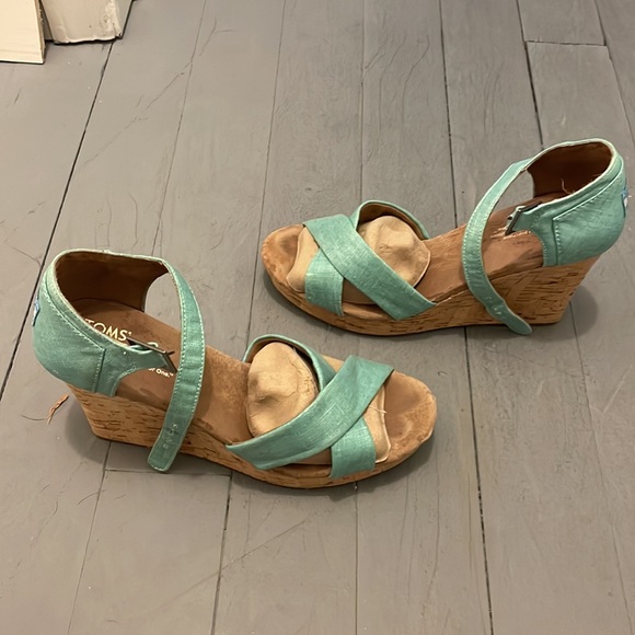 TOMS Aqua Shimmer Linen Espadrilles - Picture 2 of 6